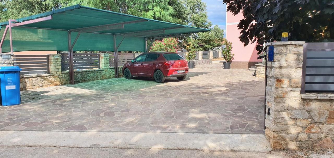 Apartmani Radmila Nova Vas  Exterior foto